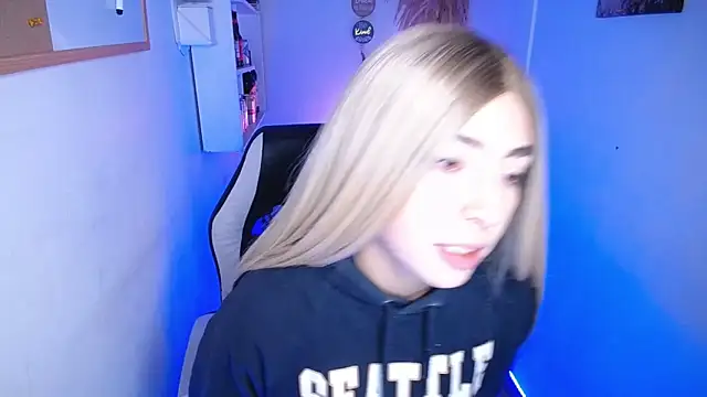 channel blondee online show from 04/07/26, 12:23