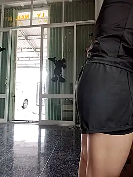 Snapshot of hi-miki chatting on 04/14/26, 12:59 hi-miki online show from 04/14/26, 12:59