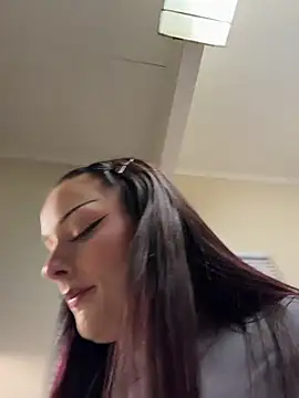 itscleomoon online show from 05/05/26, 04:04