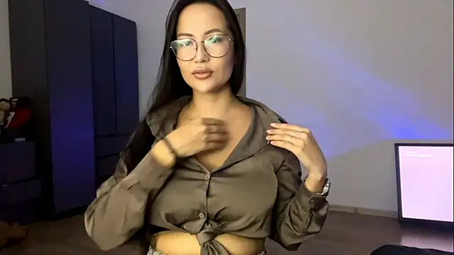 Snapshot of Your_Mel0dy chatting on 12/18/25, 11:25 Your Mel0dy online show from 12/18/25, 11:25