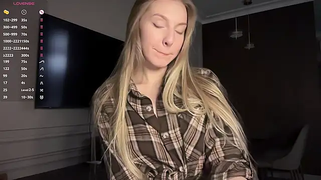 Snapshot of blondinkaa chatting on 05/08/26, 07:28 blondinkaa online show from 05/08/26, 07:28