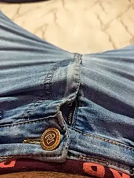 AqueousCrepe online show from 02/15/26, 12:37