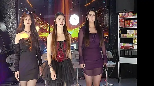 yueyutu888 online show from 12/18/25, 06:07