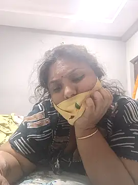 Snapshot of Telugumistress chatting on 04/20/26, 12:41 Telugumistress online show from 04/20/26, 12:41