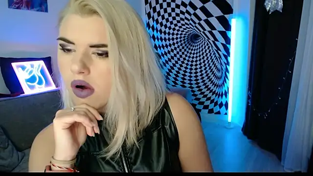 Snapshot of Ariana_Saint chatting on 01/17/26, 06:44 Ariana Saint online show from 01/17/26, 06:44