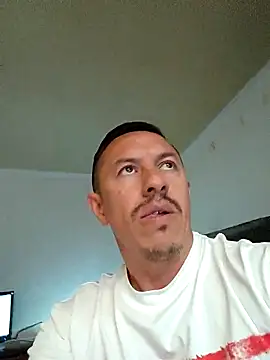 Snapshot of L_hotcream chatting on 02/18/26, 04:36 L hotcream online show from 02/18/26, 04:36