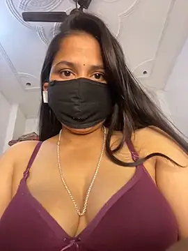 Snapshot of missmisha01 chatting on 12/18/25, 02:16 missmisha01 online show from 12/18/25, 02:16