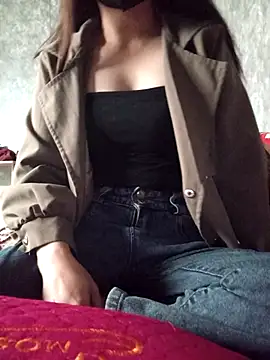 kiss-you12 online show from 12/18/25, 05:56