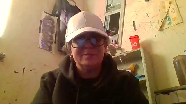 becky1111 online show from 04/20/26, 02:07