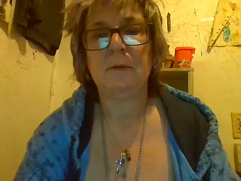 Snapshot of becky1111 chatting on 07/06/26, 09:49 becky1111 online show from 07/06/26, 09:49