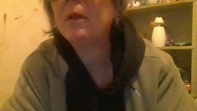 Snapshot of becky1111 chatting on 06/14/26, 08:37 becky1111 online show from 06/14/26, 08:37