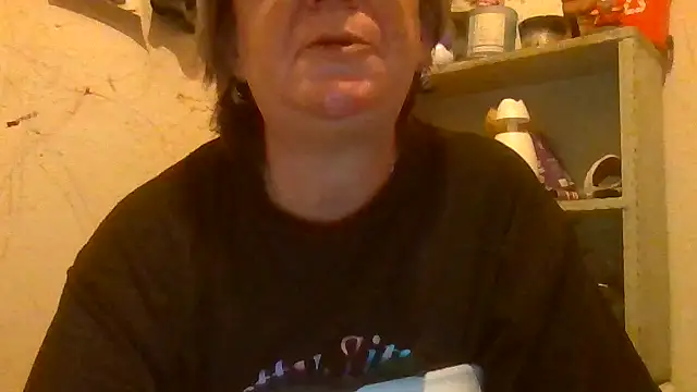 Snapshot of becky1111 chatting on 06/03/26, 10:05 becky1111 online show from 06/03/26, 10:05