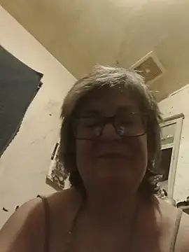 Snapshot of becky1111 chatting on 07/12/26, 06:25 becky1111 online show from 07/12/26, 06:25