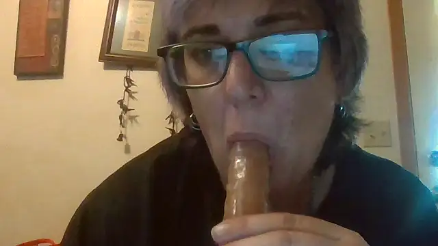 Snapshot of becky1111 chatting on 06/26/26, 11:54 becky1111 online show from 06/26/26, 11:54