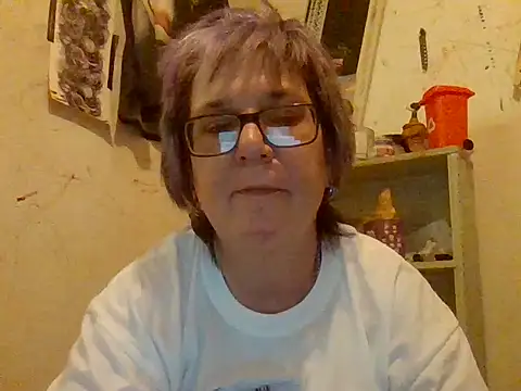 Snapshot of becky1111 chatting on 06/27/26, 05:30 becky1111 online show from 06/27/26, 05:30