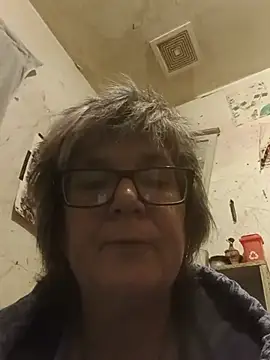 Snapshot of becky1111 chatting on 07/13/26, 11:53 becky1111 online show from 07/13/26, 11:53