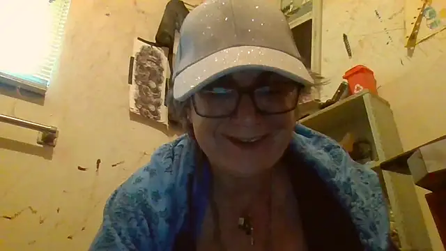 becky1111 online show from 04/24/26, 12:45