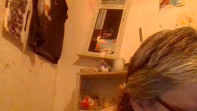 Snapshot of becky1111 chatting on 06/07/26, 08:03 becky1111 online show from 06/07/26, 08:03