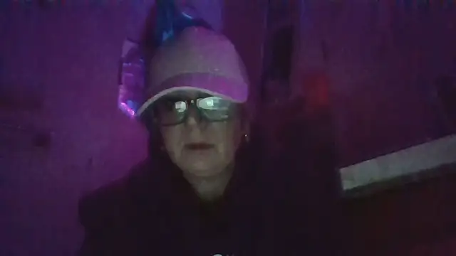 becky1111 online show from 04/19/26, 10:38