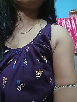 Snapshot of MAHI066 chatting on 07/09/26, 09:03 MAHI066 online show from 07/09/26, 09:03