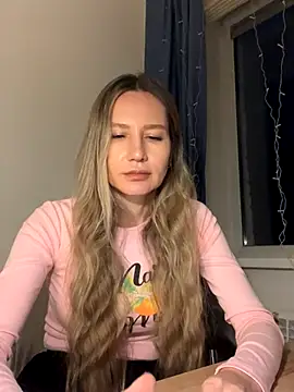 1Moonlight1 online show from 12/20/25, 05:38