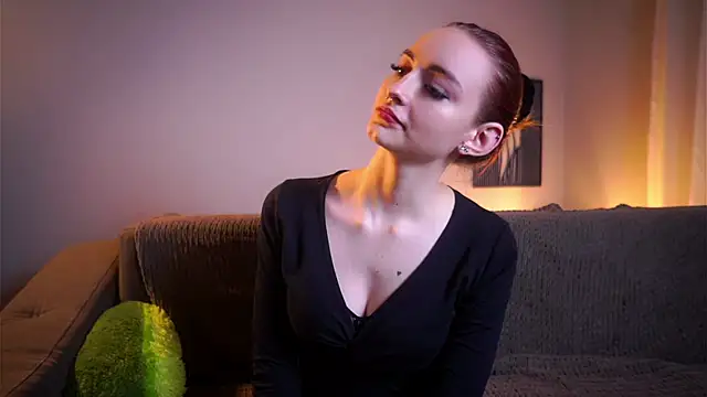 BeckiMacreno online show from 12/22/25, 11:54