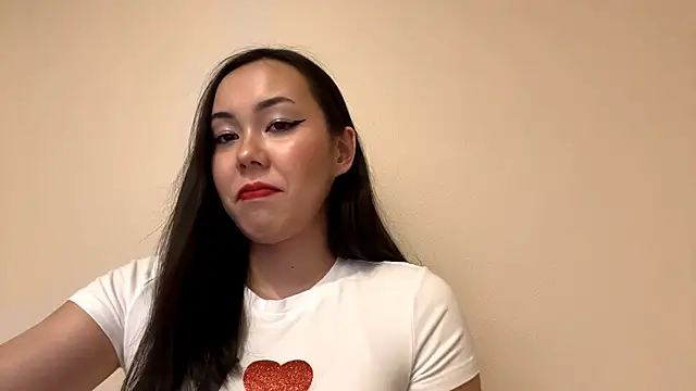 Snapshot of KimYunAh chatting on 12/17/25, 04:34 KimYunAh online show from 12/17/25, 04:34