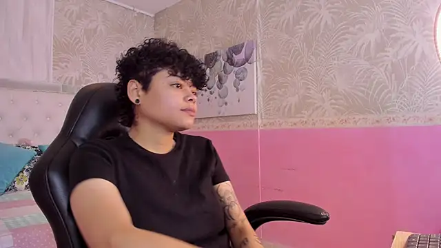 Sasha Venom online show from 12/19/25, 01:02