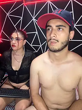 Snapshot of Makenzy_darly chatting on 12/19/25, 03:21 Makenzy darly online show from 12/19/25, 03:21