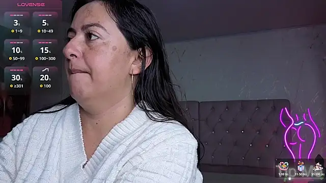 Snapshot of evelyn_harpeery chatting on 03/06/26, 11:05 evelyn harpeery online show from 03/06/26, 11:05