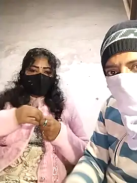 Snapshot of salonihotvideo chatting on 12/19/25, 05:43 salonihotvideo online show from 12/19/25, 05:43