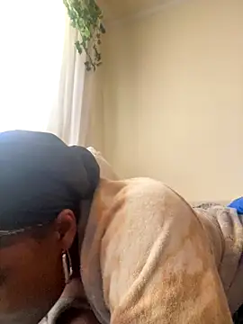 Onyxstardust101 online show from 12/19/25, 05:59