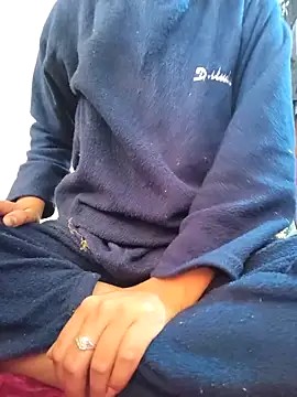 Snapshot of kinsu4763 chatting on 12/18/25, 02:16 kinsu4763 online show from 12/18/25, 02:16