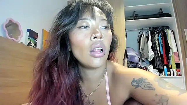 heavenngirlyy444 online show from 02/02/26, 04:22