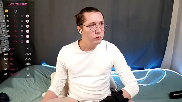 NakedIsaac online show from 07/10/26, 05:35
