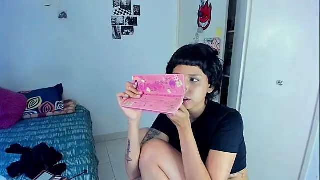 harakitty  online show from 04/01/26, 10:28