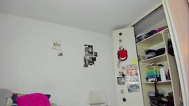 harakitty  online show from 04/06/26, 03:02