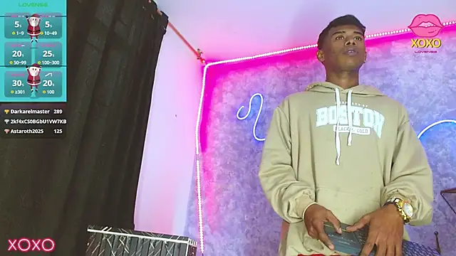 Snapshot of Yoim_Williams chatting on 12/18/25, 07:50 Yoim Williams online show from 12/18/25, 07:50