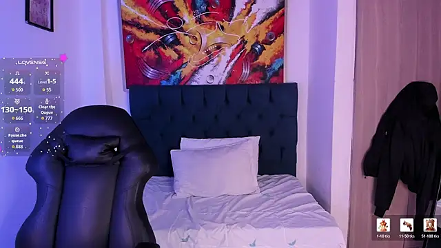 Violet Blazee online show from 12/23/25, 11:09