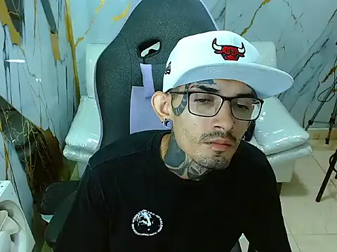 Snapshot of Boy_tatto77 chatting on 03/24/26, 12:38 Boy tatto77 online show from 03/24/26, 12:38