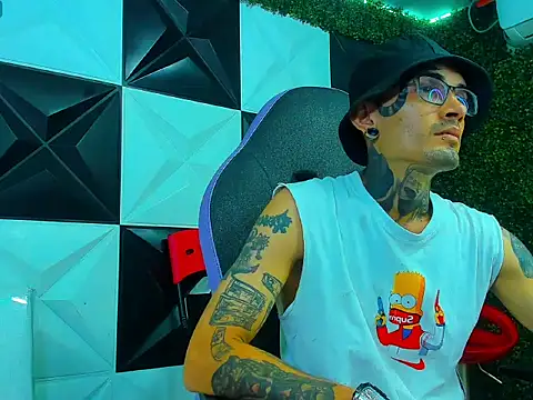 Snapshot of Boy_tatto77 chatting on 03/19/26, 12:38 Boy tatto77 online show from 03/19/26, 12:38