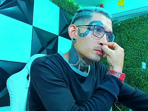 Snapshot of Boy_tatto77 chatting on 01/07/26, 05:18 Boy tatto77 online show from 01/07/26, 05:18