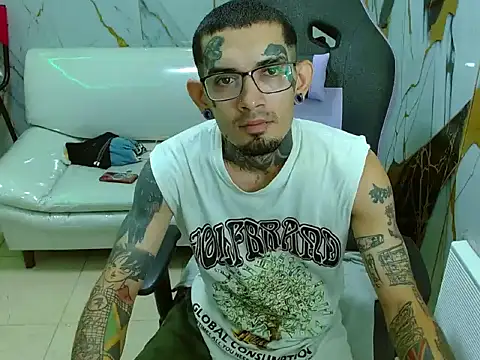 Boy tatto77 online show from 04/22/26, 12:12