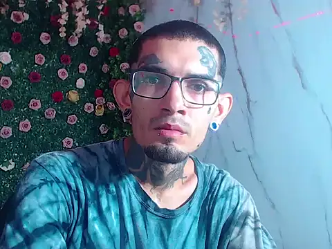 Boy tatto77 online show from 04/29/26, 01:15