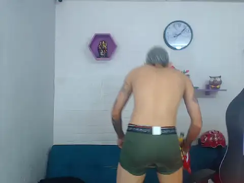 Snapshot of Boy_tatto77 chatting on 01/06/26, 05:28 Boy tatto77 online show from 01/06/26, 05:28