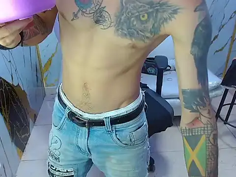 Snapshot of Boy_tatto77 chatting on 07/14/26, 01:05 Boy tatto77 online show from 07/14/26, 01:05