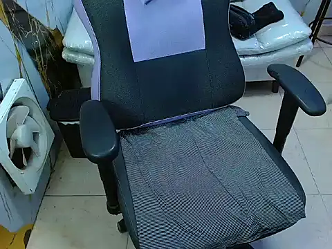 Snapshot of Boy_tatto77 chatting on 03/17/26, 12:30 Boy tatto77 online show from 03/17/26, 12:30