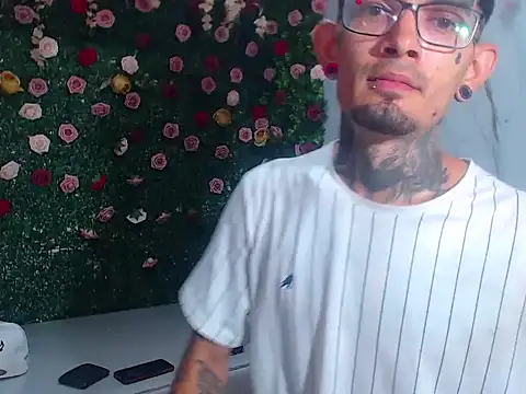 Boy tatto77 online show from 05/12/26, 03:40