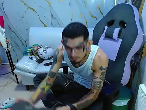 Boy tatto77 online show from 04/24/26, 12:07
