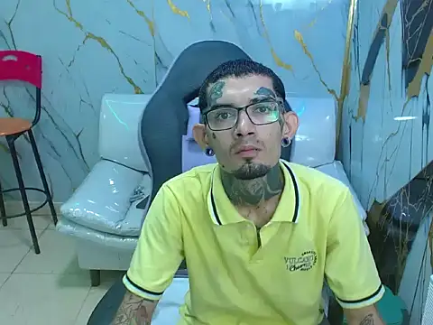 Boy tatto77 online show from 05/06/26, 11:47